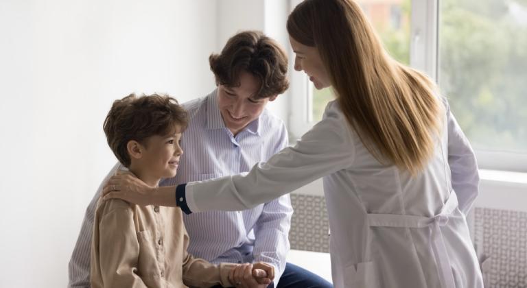 Asistencia las 24 horas del día, los 7 días de la semana, para ayudar a su hijo a sentir mejor más rápido.