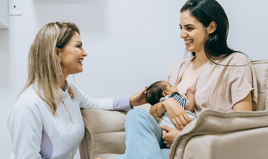 Ayudando a los padres a superar los desafíos de la lactancia materna.